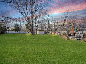 34 W Lakeland Street, Bay Shore NY 11706