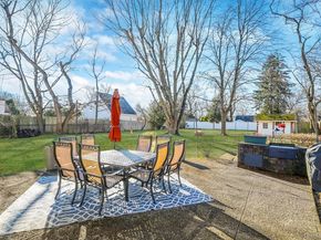 34 W Lakeland Street, Bay Shore NY 11706