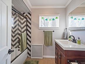 34 W Lakeland Street, Bay Shore NY 11706