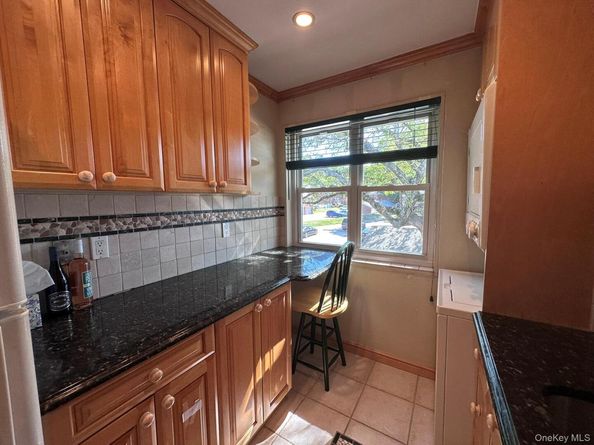 15-27 212 Street 198, Bayside NY 11360