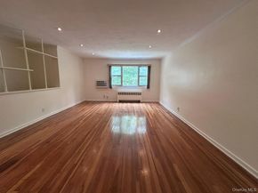 15-27 212 Street 198, Bayside NY 11360