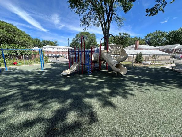 15-27 212 Street 198, Bayside NY 11360