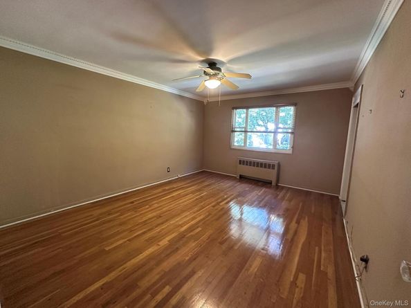 15-27 212 Street 198, Bayside NY 11360