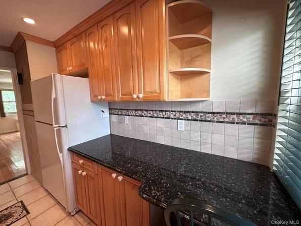 15-27 212 Street 198, Bayside NY 11360