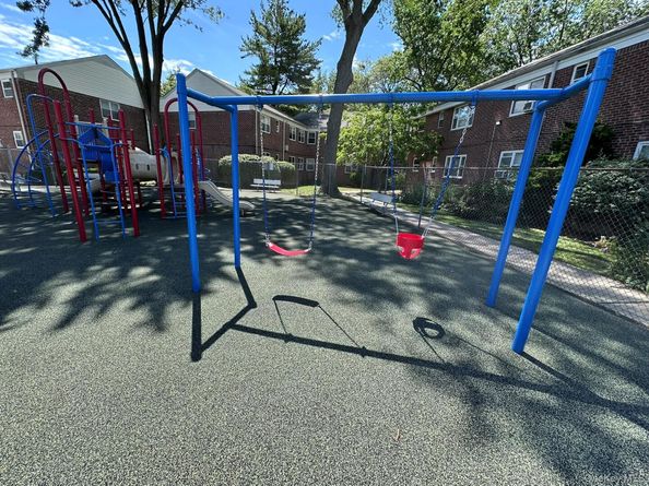15-27 212 Street 198, Bayside NY 11360