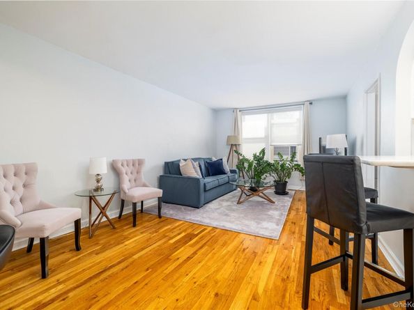 530 Dubois Avenue 1B, Valley Stream NY 11581