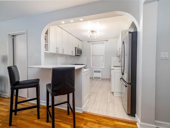 530 Dubois Avenue 1B, Valley Stream NY 11581