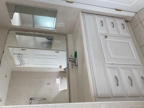 74-12 260th Street H2, Glen Oaks NY 11004