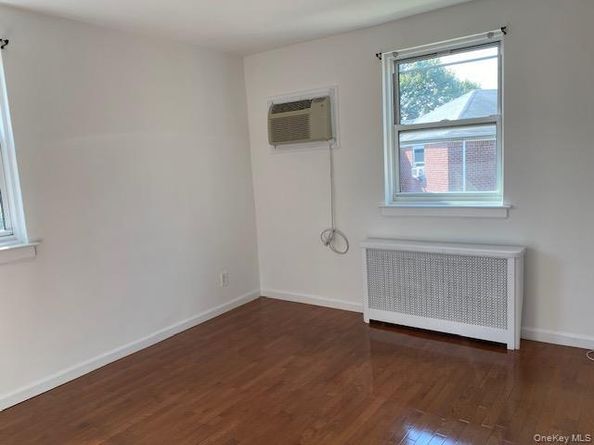 74-12 260th Street H2, Glen Oaks NY 11004