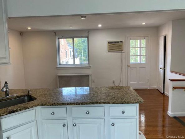 74-12 260th Street H2, Glen Oaks NY 11004