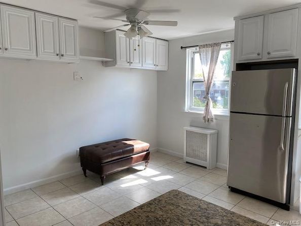 74-12 260th Street H2, Glen Oaks NY 11004