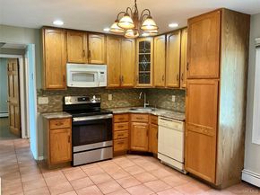 17 Rural Lane, Levittown NY 11756
