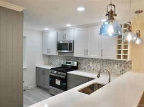 6 Glen Hollow Drive 10A, Holtsville NY 11742