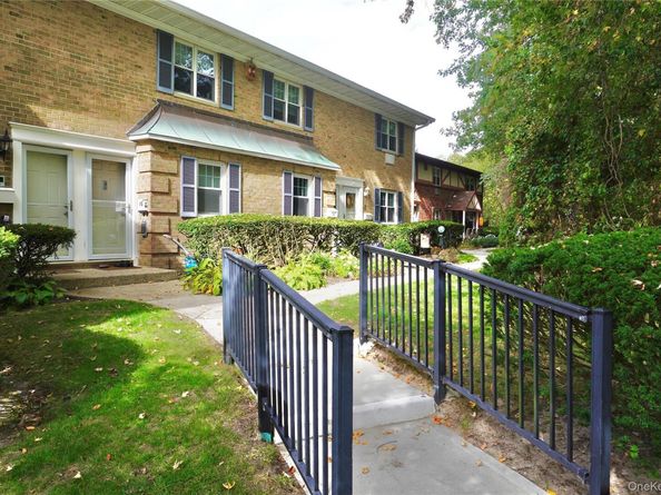 6 Glen Hollow Drive 10A, Holtsville NY 11742