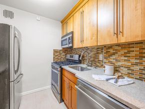 155 W 68th Street 616, New York (Manhattan) NY 10023