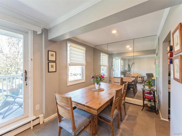 61 Maine Avenue D14, Rockville Centre NY 11570