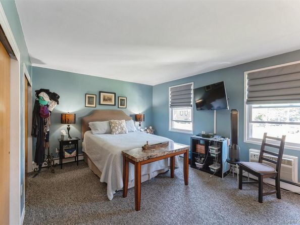 61 Maine Avenue D14, Rockville Centre NY 11570