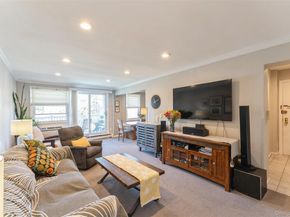 61 Maine Avenue D14, Rockville Centre NY 11570