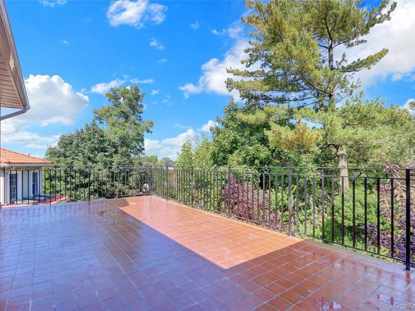 50-43 Morenci Lane, Little Neck NY 11362