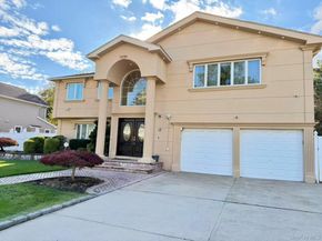 17 Livingston Avenue, Jericho NY 11753