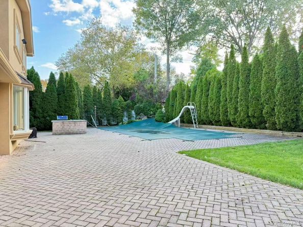 17 Livingston Avenue, Jericho NY 11753