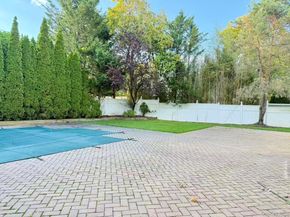 17 Livingston Avenue, Jericho NY 11753