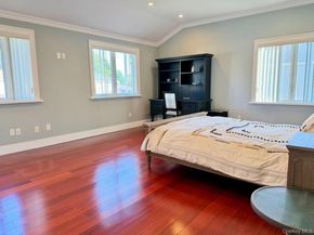 17 Livingston Avenue, Jericho NY 11753