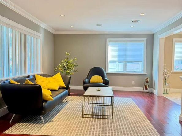 17 Livingston Avenue, Jericho NY 11753