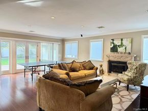 17 Livingston Avenue, Jericho NY 11753