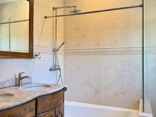 17 Livingston Avenue, Jericho NY 11753