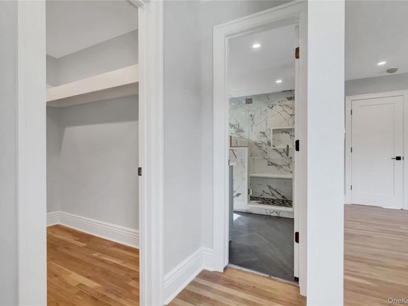 9 Susan Lane, Dix Hills NY 11746