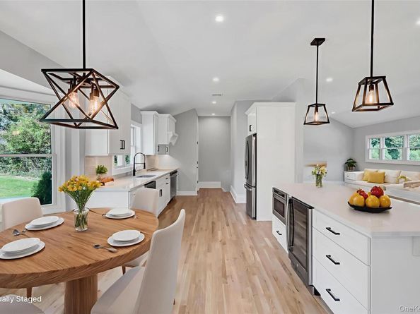 9 Susan Lane, Dix Hills NY 11746