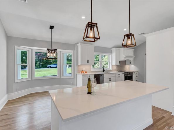 9 Susan Lane, Dix Hills NY 11746