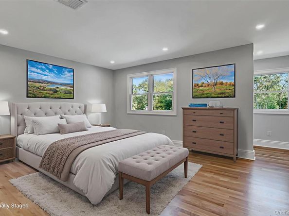 9 Susan Lane, Dix Hills NY 11746