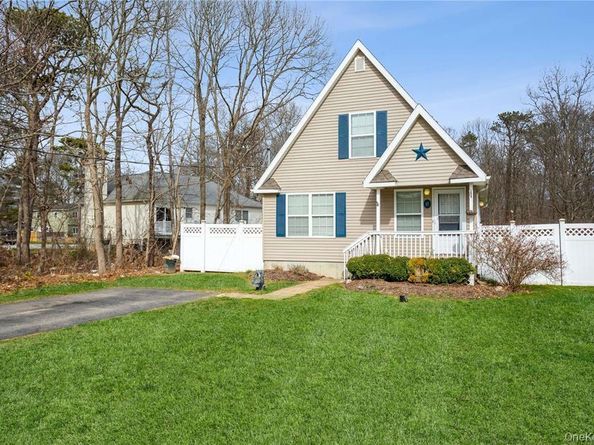 11 The Green, Shirley NY 11967