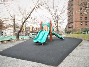 52-15 65th Place 3A, Maspeth NY 11378