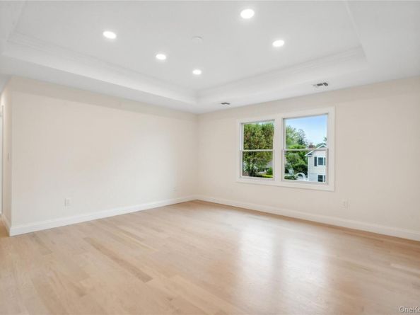 15 Lorraine Street, Syosset NY 11791