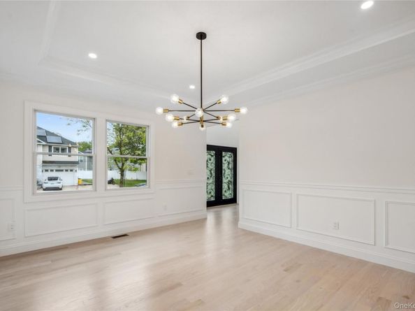 15 Lorraine Street, Syosset NY 11791