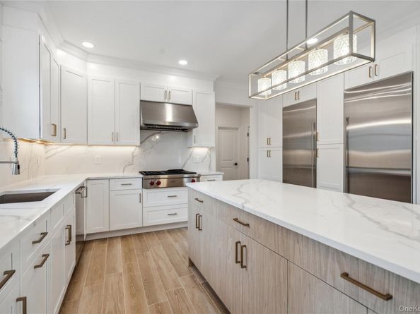 15 Lorraine Street, Syosset NY 11791