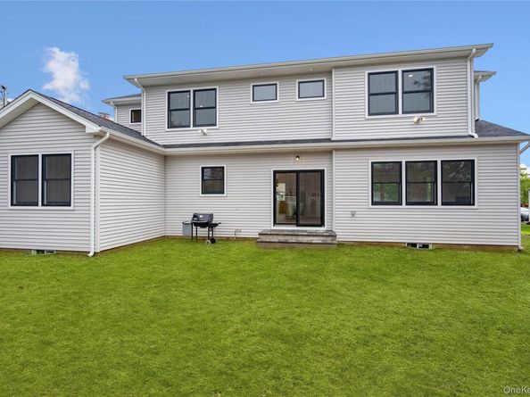 15 Lorraine Street, Syosset NY 11791