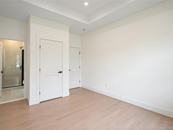 15 Lorraine Street, Syosset NY 11791