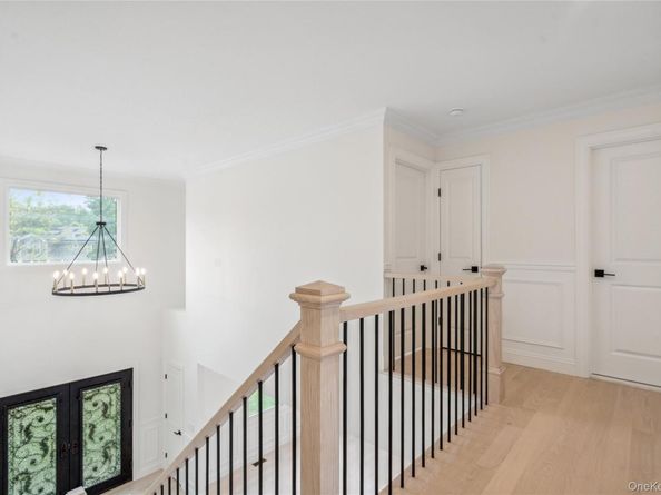 15 Lorraine Street, Syosset NY 11791