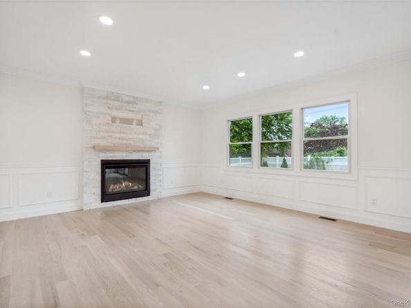 15 Lorraine Street, Syosset NY 11791