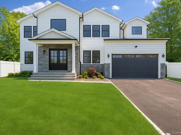 15 Lorraine Street, Syosset NY 11791