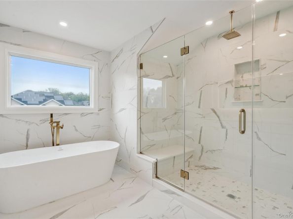 15 Lorraine Street, Syosset NY 11791