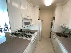 27110 Grand Central Parkway 9T, Floral Park NY 11005