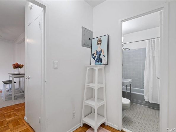 281 Garth Road A6D, Scarsdale NY 10583