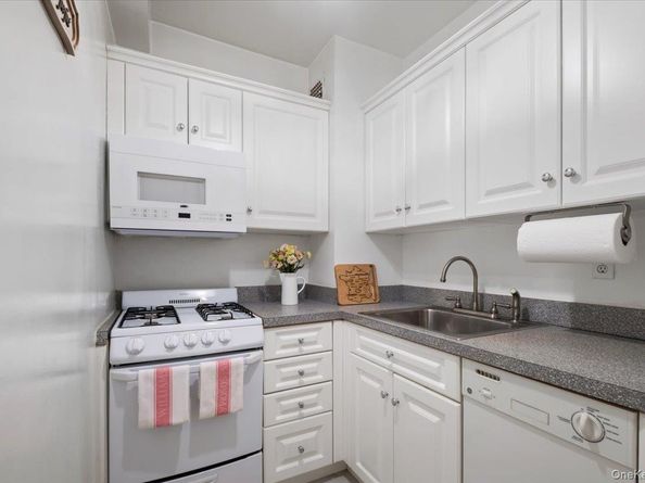 281 Garth Road A6D, Scarsdale NY 10583