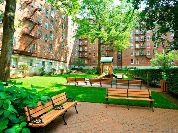 7281 113th Street 2B, Forest Hills NY 11375
