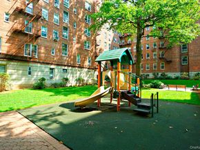 7281 113th Street 2B, Forest Hills NY 11375